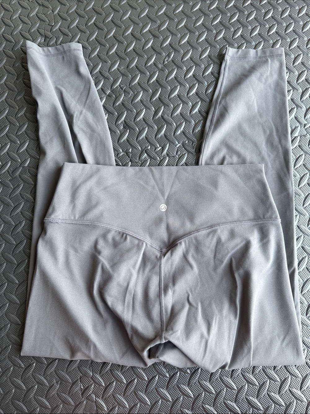 NWOT High-Rise Light Gray Workout Leggings - Picture 2 of 2